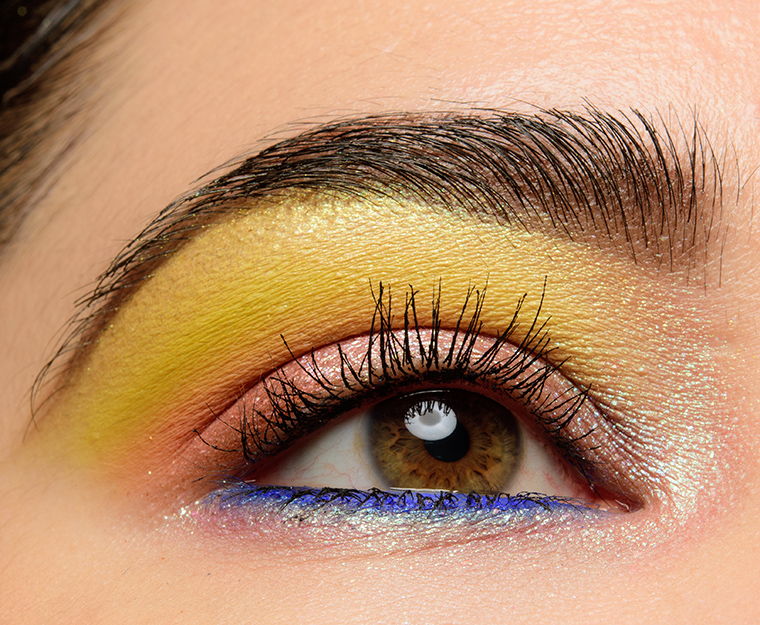 Huda Beauty Neon Green | Look Details
