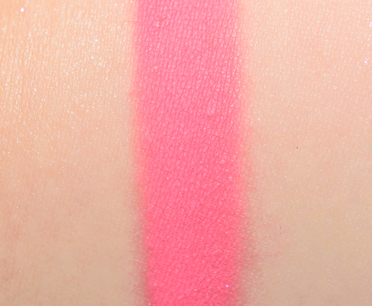 <p class="text-center">Huda Beauty Neon Pink #1 Pressed Pigment</p>