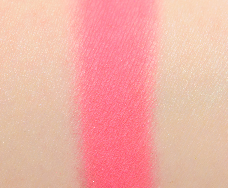 <p class="text-center">Huda Beauty Neon Pink #3 Pressed Pigment</p>