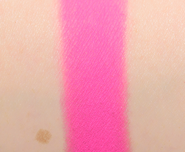 <p class="text-center">Huda Beauty Neon Pink #4 Pressed Pigment</p>