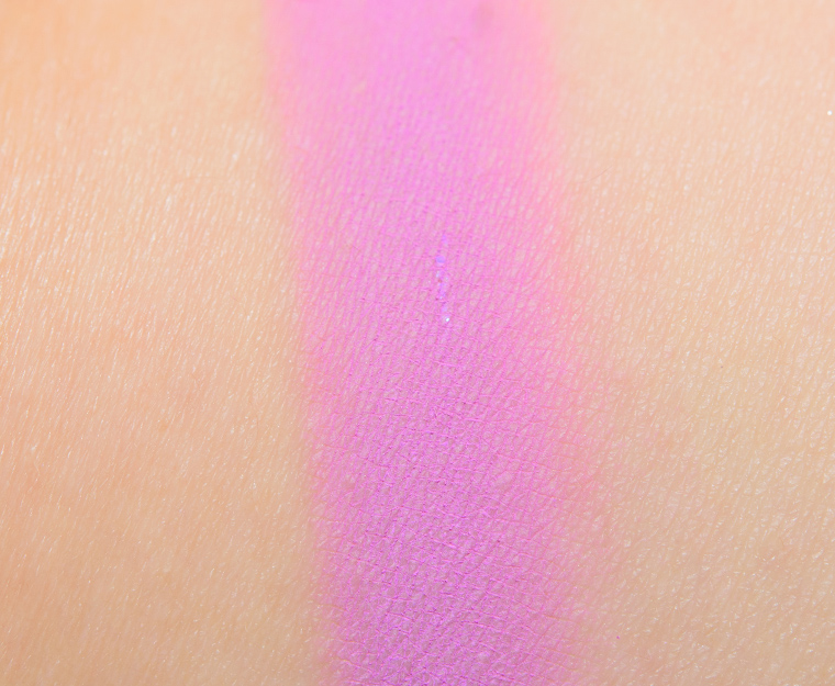 <p class="text-center">Huda Beauty Neon Pink #7 Pressed Pigment</p>