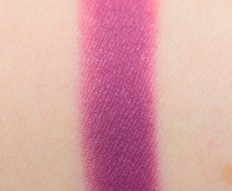 <p class="text-center">Kaja Major Grape Matte Eyeshadow</p>