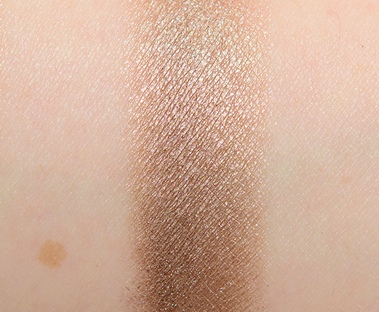 <p class="text-center">MAC Big Attitude Eyeshadow</p>