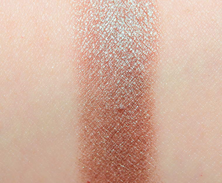 <p class="text-center">MAC Duabandita Eyeshadow</p>