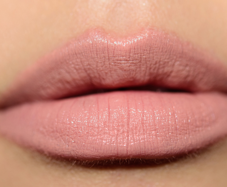 <p class="text-center">MAC Feelin' Sedimental Lipstick</p>