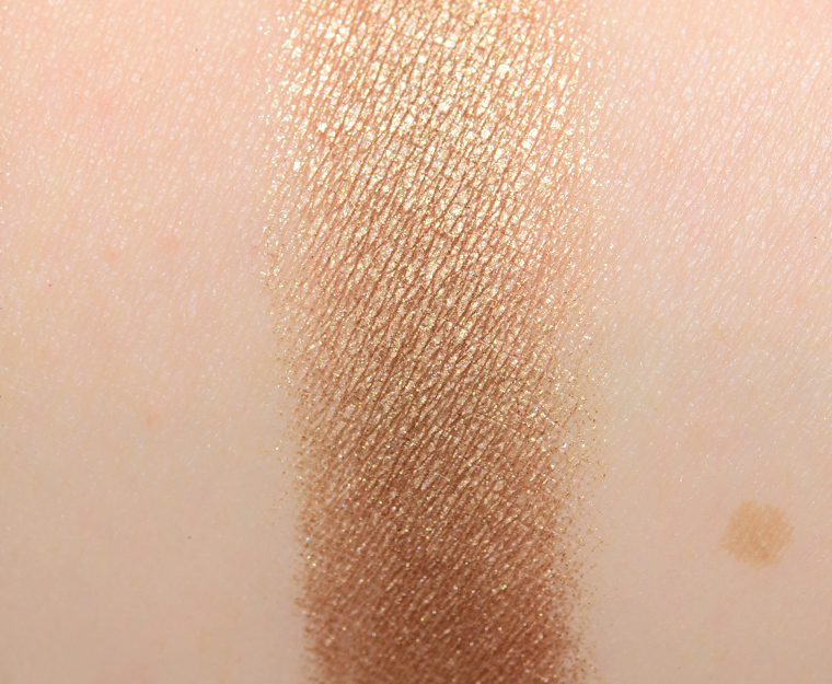 <p class="text-center">MAC Golden Brown Eyeshadow</p>
