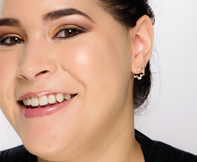 MAC Wonder Who Electric Wonder Highlighter