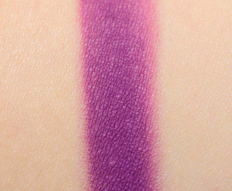 <p class="text-center">Ace Beaute Dusk Eyeshadow (Discontinued)</p>