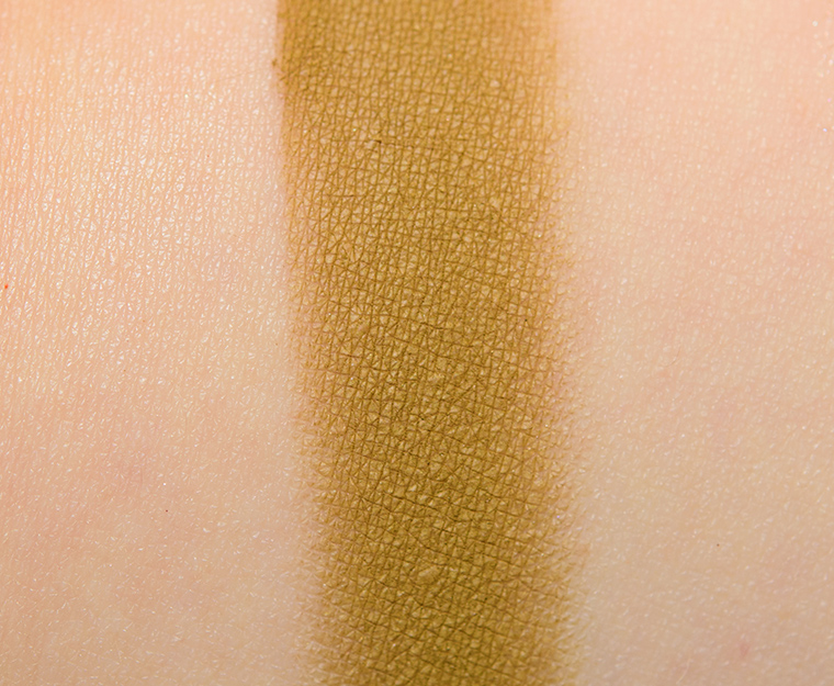 <p class="text-center">Ace Beaute Golden Apple Eyeshadow (Discontinued)</p>
