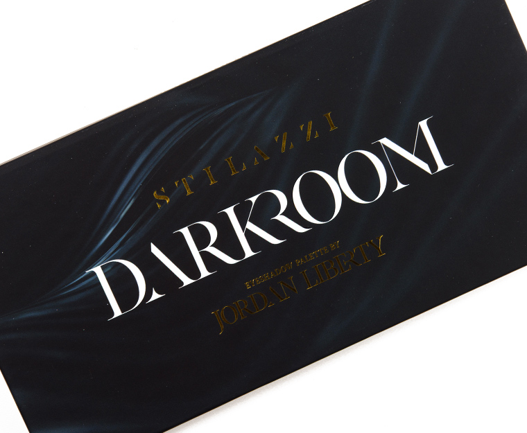 Stilazzi Darkroom 18-Pan Eyeshadow Palette