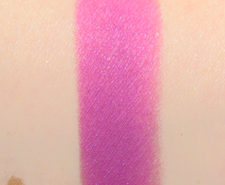 <p class="text-center">ColourPop Seeing Stars Pressed Powder Pigment</p>