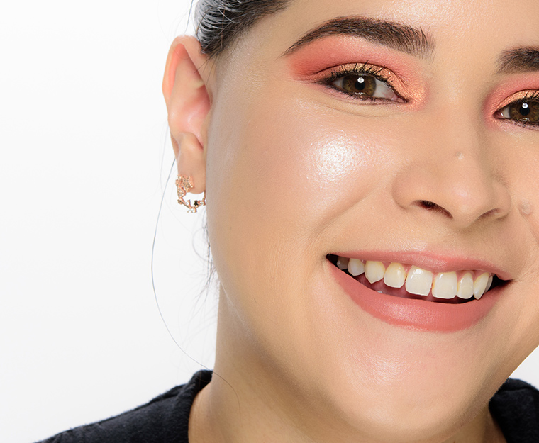 OFRA MarchBeautyWord Highlighter