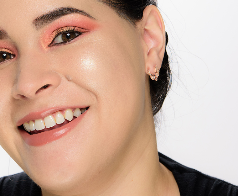 OFRA MarchBeautyWord Highlighter