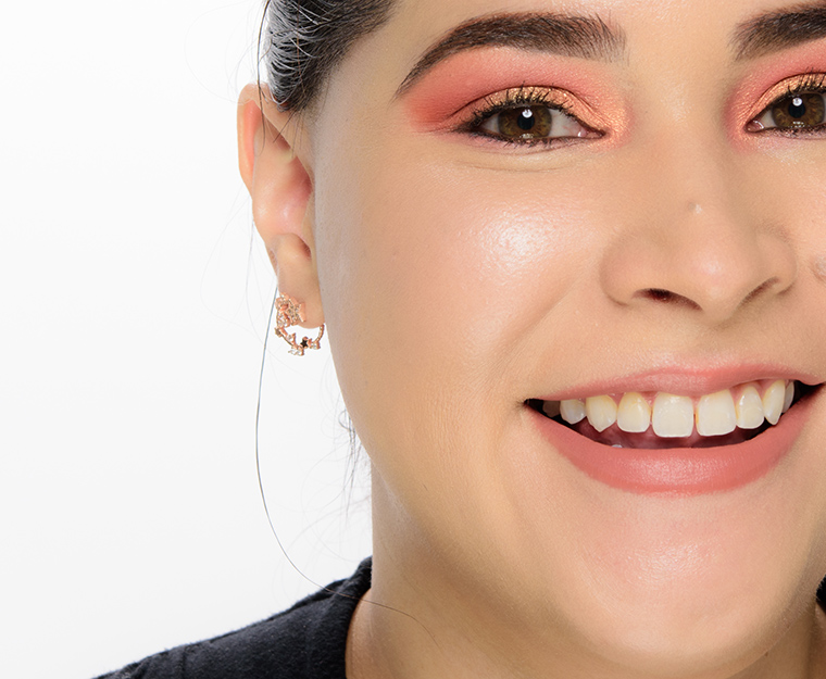 OFRA MarchBeautyWord Highlighter