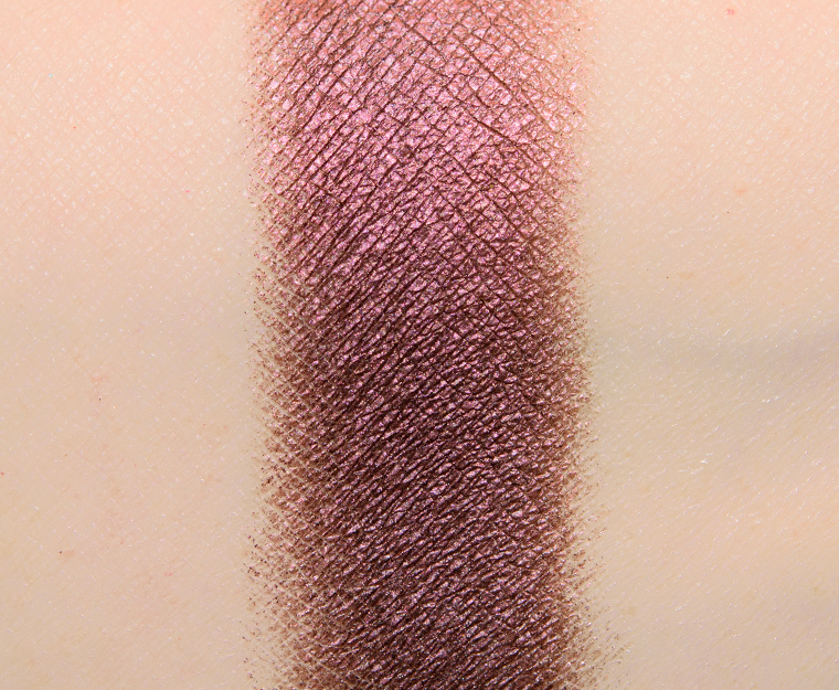 <p class="text-center">Pat McGrath Blue Blood EYEdols Eyeshadow</p>