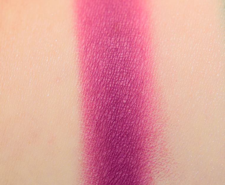 <p class="text-center">Dominique Cosmetics Astrid Lust Pressed Pigment</p>
