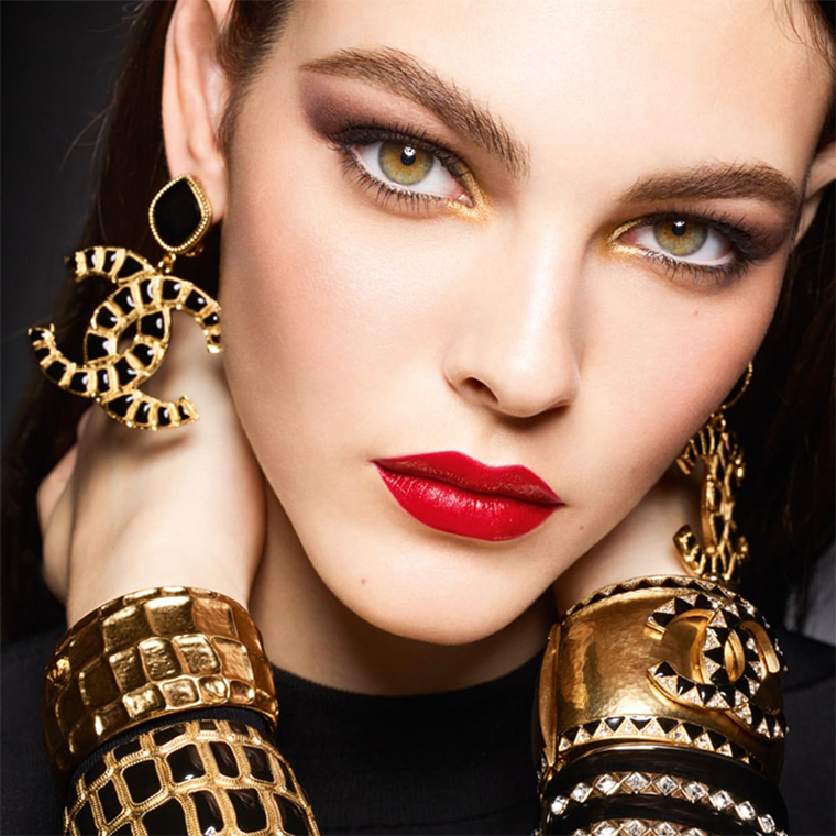 Chanel Holiday 2019 Makeup Collection – Ang Savvy