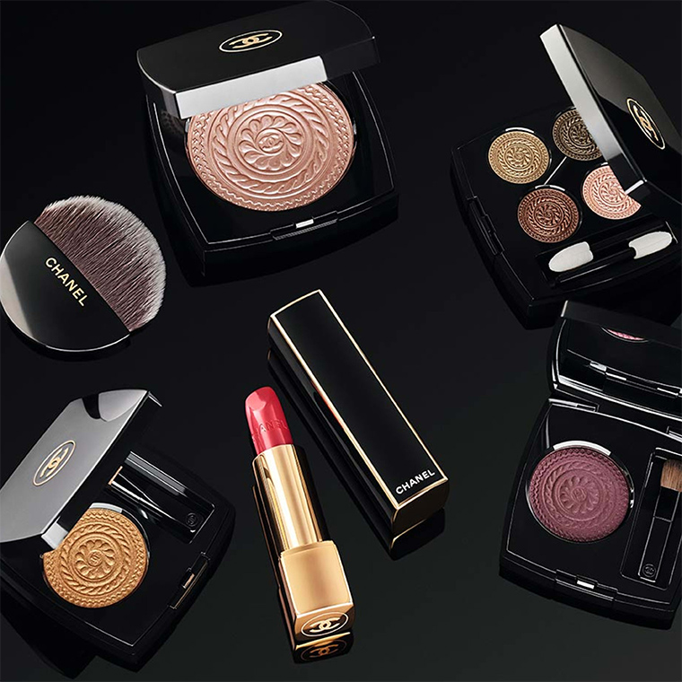 Chanel Holiday 2019 Makeup Collection - Les Ornements de Chanel