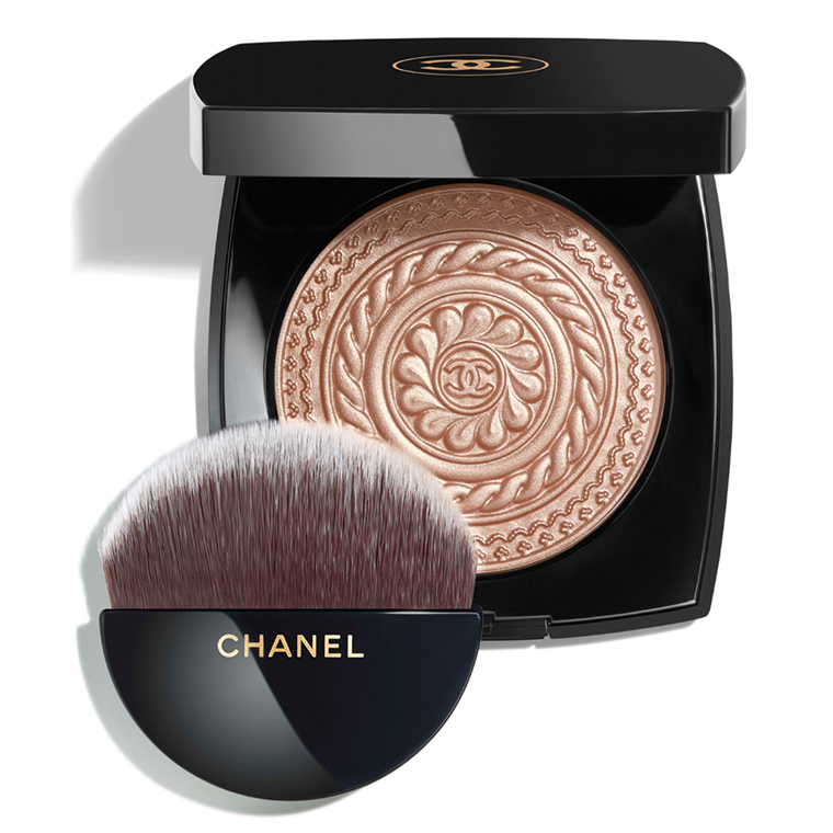 Chanel Holiday 2019 Makeup Collection - Les Ornements de Chanel