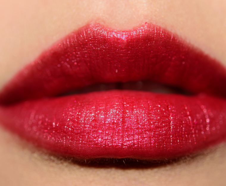 <p class="text-center">Chanel Camelia Rouge Metal (607) Rouge Allure Luminous Intense Lip Colour</p>