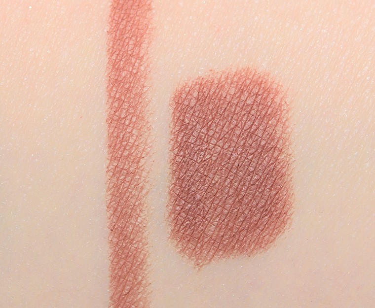 <p class="text-center">Chanel Contour Mauve (36) Stylo Ombre et Contour Eyeshadow Liner Khol</p>