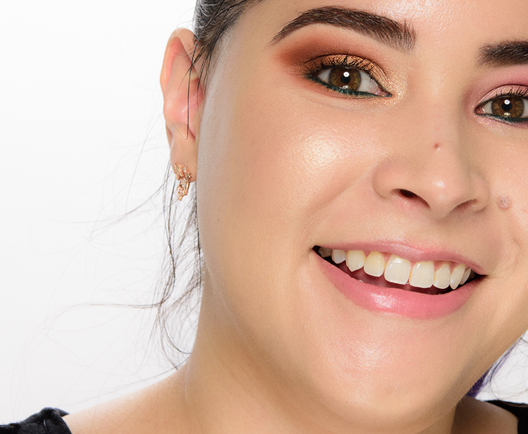 Becca Moonstone Shimmering Skin Perfector Pressed
