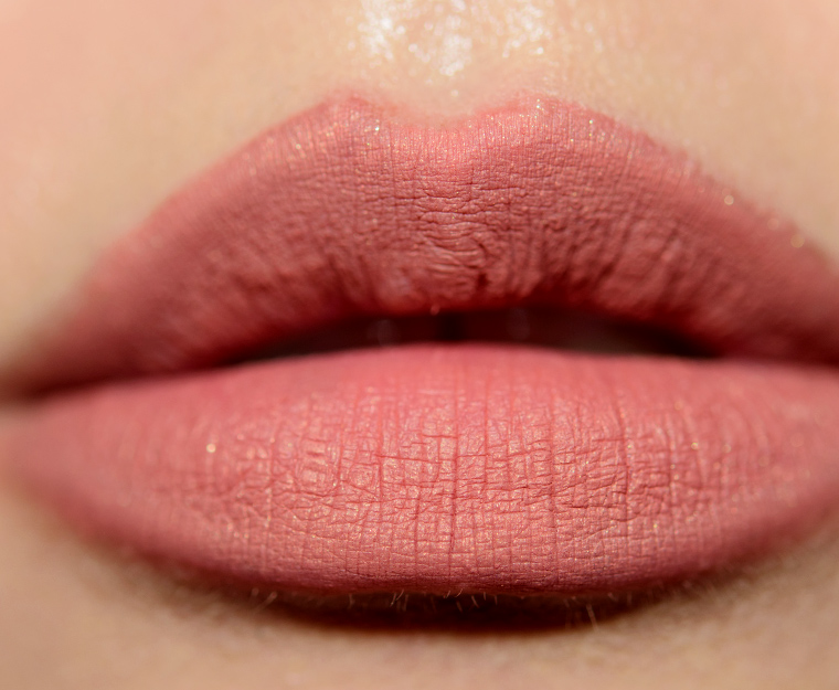 <p class="text-center">Chanel Beige Naturel (156) Le Crayon Levres Longwear Lip Pencil</p>