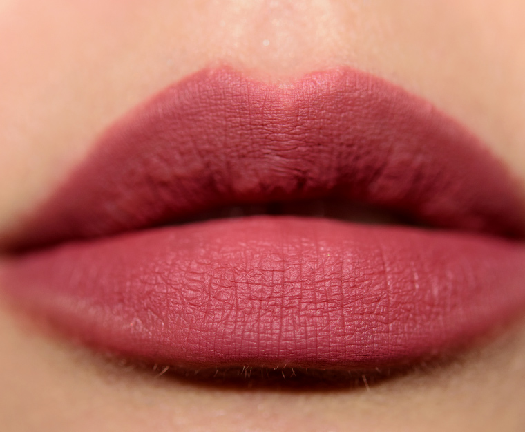 <p class="text-center">Chanel Pivoine (164) Le Crayon Levres Longwear Lip Pencil</p>