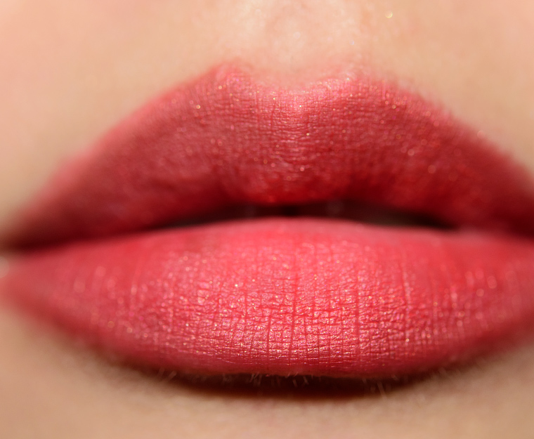 <p class="text-center">Chanel Rose Poudre (196) Le Crayon Levres Longwear Lip Pencil</p>
