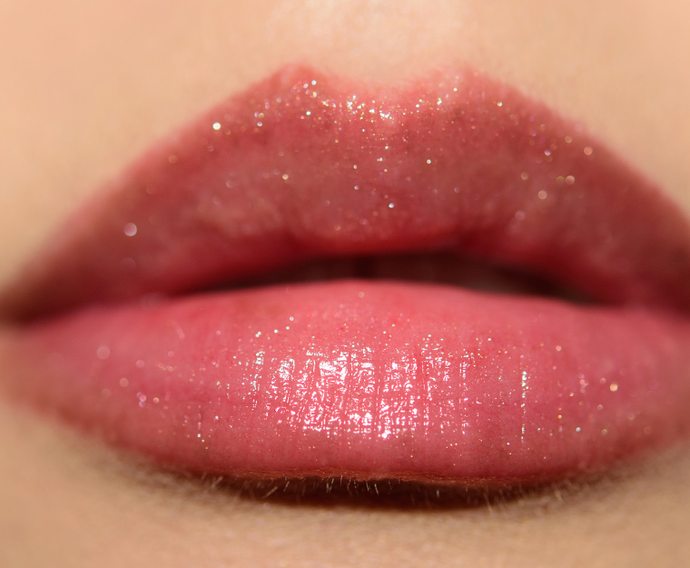 <p class="text-center">YSL Gold Track (15) Rouge Volupte Rock'N Shine Lipstick</p>