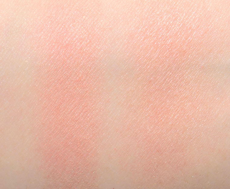 <p class="text-center">Benefit Sugarbomb (2020) Powder Blush (Mini)</p>