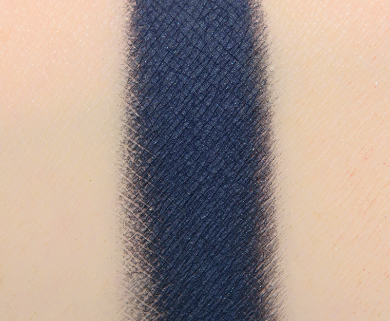 <p class="text-center">Charlotte Tilbury Super Blue #4 Eyeshadow</p>