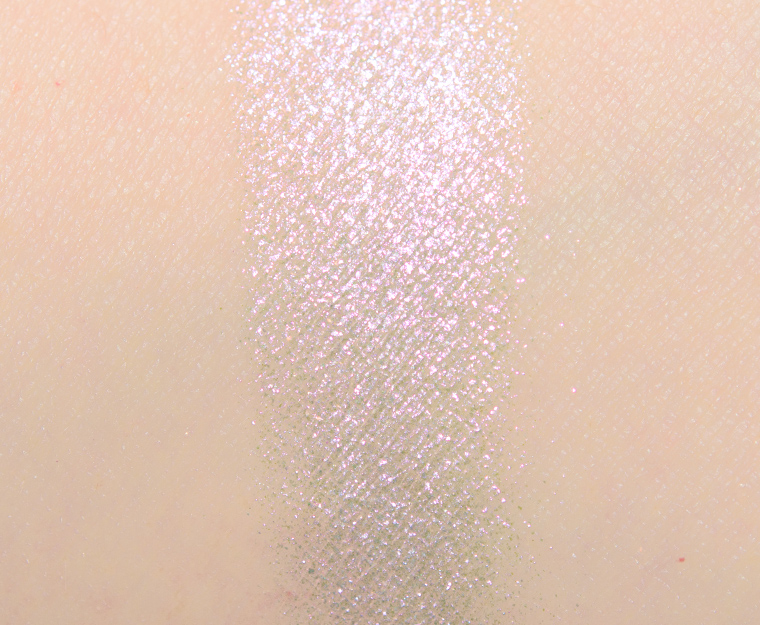 <p class="text-center">Huda Beauty Rose #2 Eyeshadow</p>