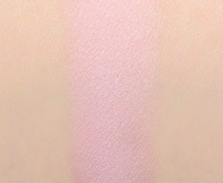 <p class="text-center">Huda Beauty Rose #8 Eyeshadow</p>