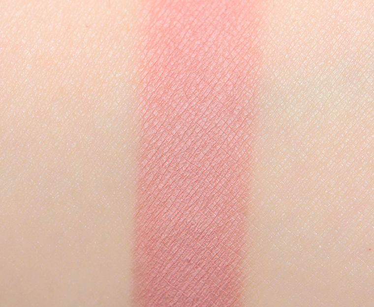 <p class="text-center">Huda Beauty Rose #9 Eyeshadow</p>