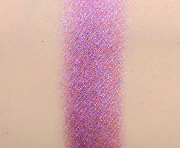 <p class="text-center">MAC Darkroom Eyeshadow</p>