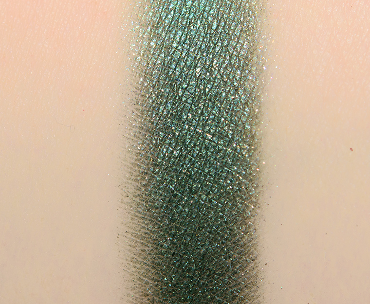 <p class="text-center">MAC That's Showbiz Baby Eyeshadow</p>