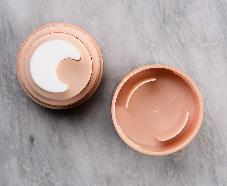 Kaja Gleamy Glowy Stamp Liquid Highlighter