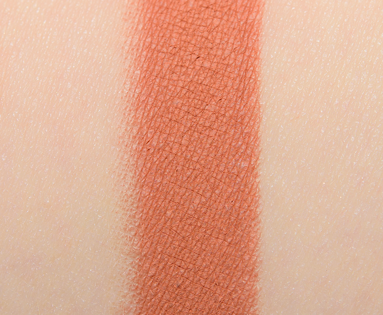 <p class="text-center">Charlotte Tilbury Desert Haze (Enhance) Eyeshadow</p>