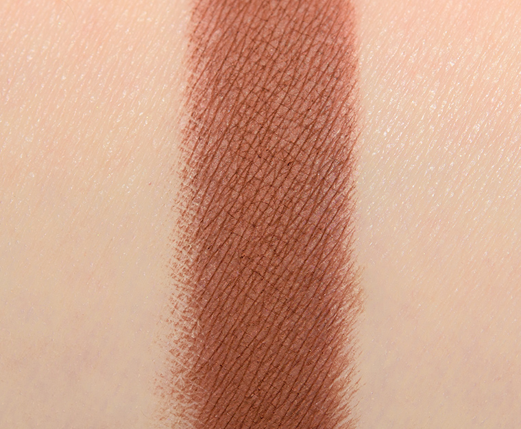 <p class="text-center">Charlotte Tilbury Desert Haze (Smoke) Eyeshadow</p>