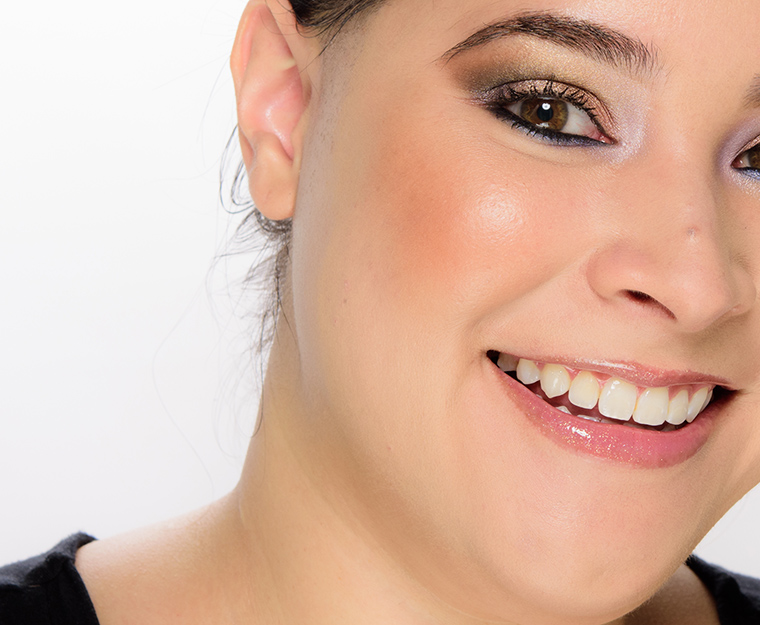 MAC Beige-ing Beauty Radiant Matte Bronzing Face Powder