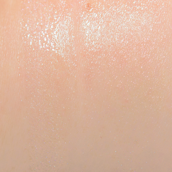 MAC Let's Make Waves Strobe Face Glaze