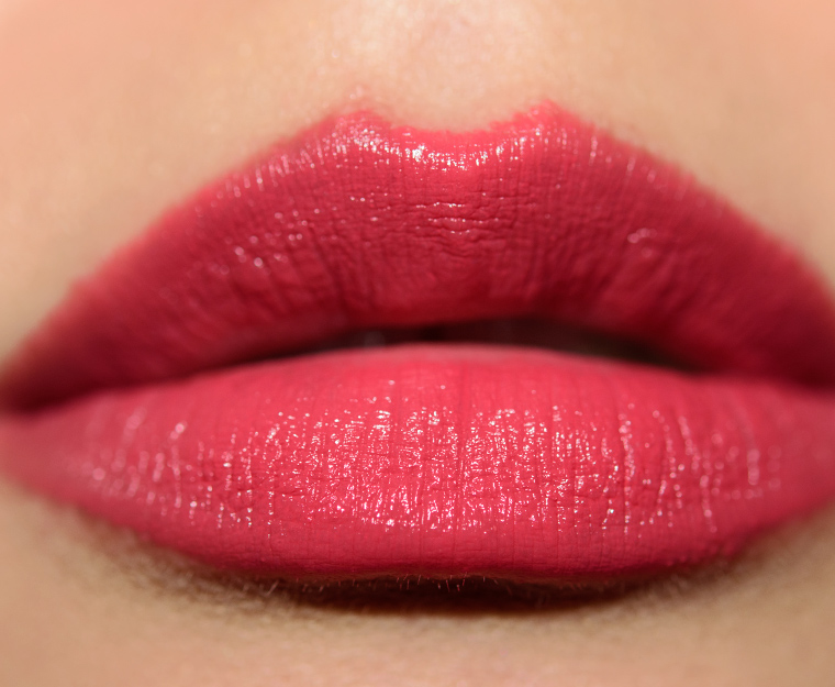 <p class="text-center">Revlon Berry Rich Super Lustrous Lipstick</p>