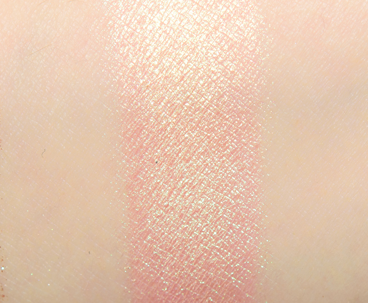 <p class="text-center">JD Glow Peachy Keen Galaxy Shadow</p>