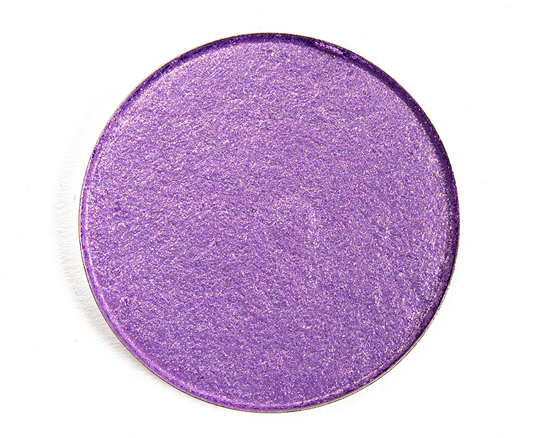 <p class="text-center">JD Glow Plum Galaxy Shadow</p>