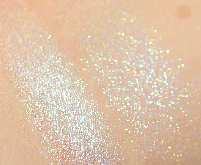 JD Glow Synopsis Pressed Powder Illuminator