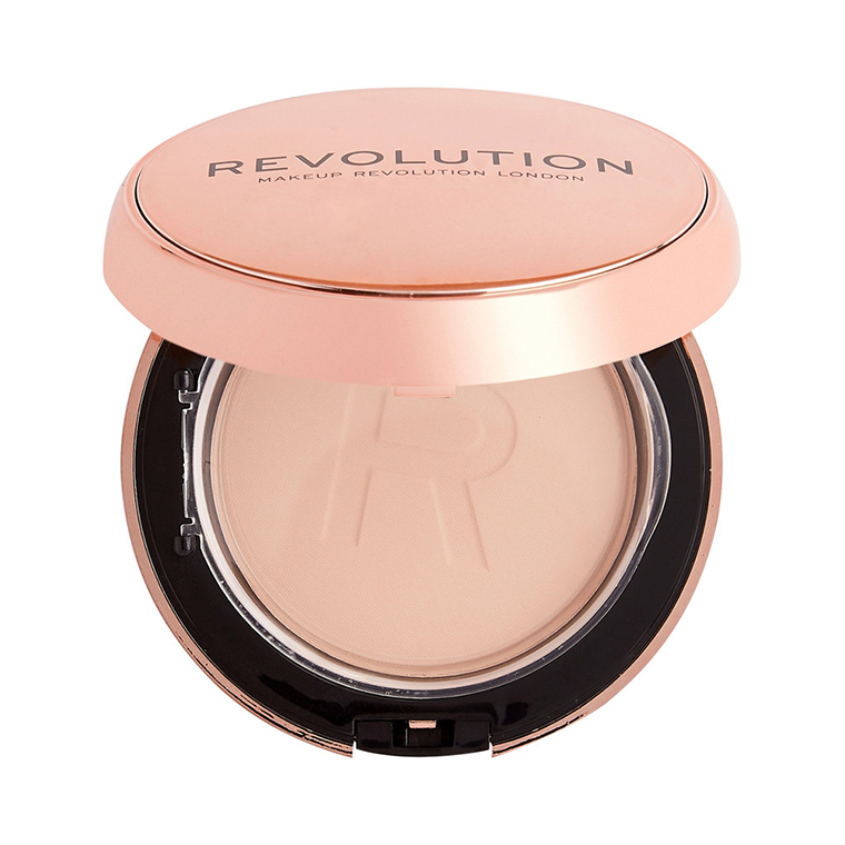 Makeup Revolution P4 Conceal & Define Satte Matte Powder Foundation