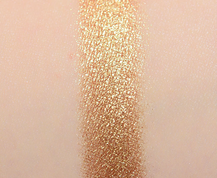 <p class="text-center">Artist Couture Lavish Eyeshadow</p>