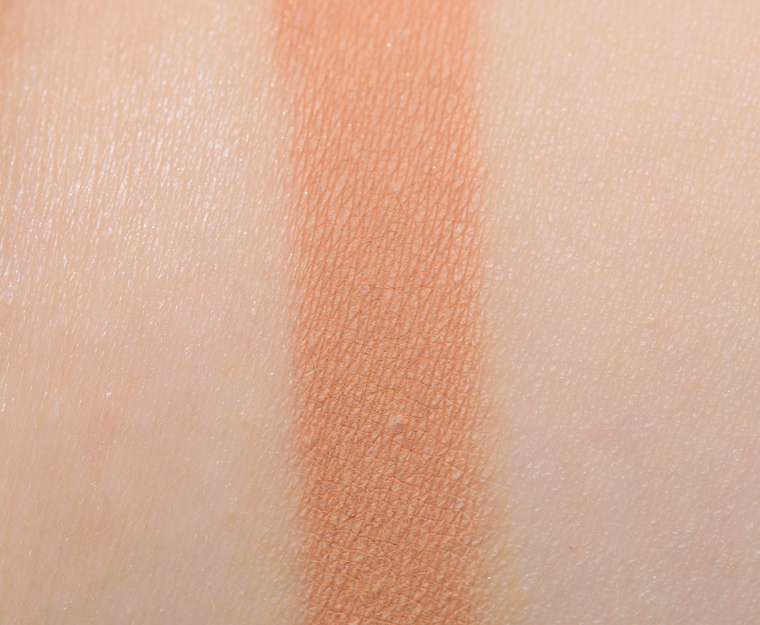<p class="text-center">Artist Couture Nudist Eyeshadow</p>