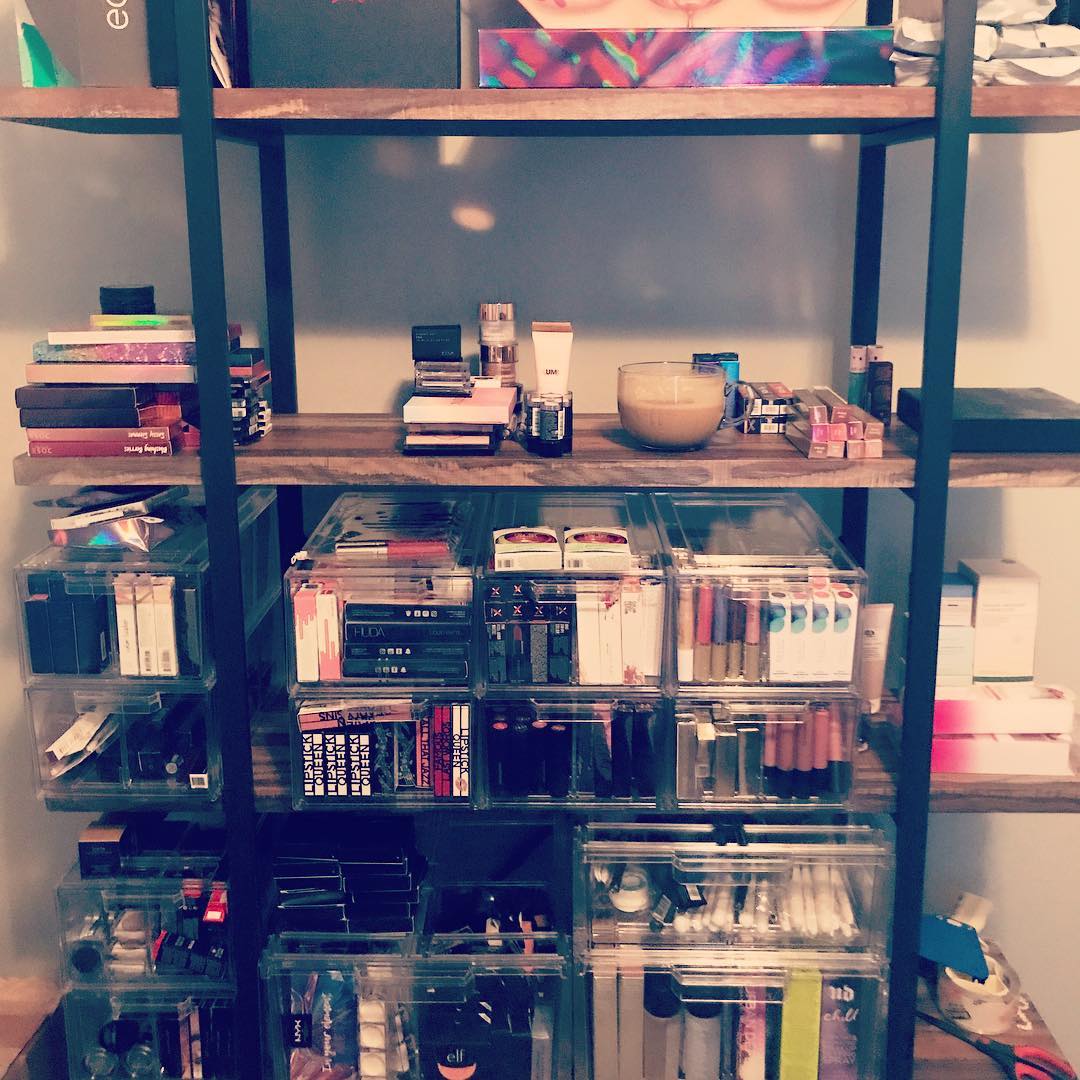 bookshelf-organizer-1